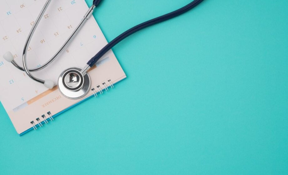 Blue Cross impute 942 millions de dollars à l'IA des hôpitaux