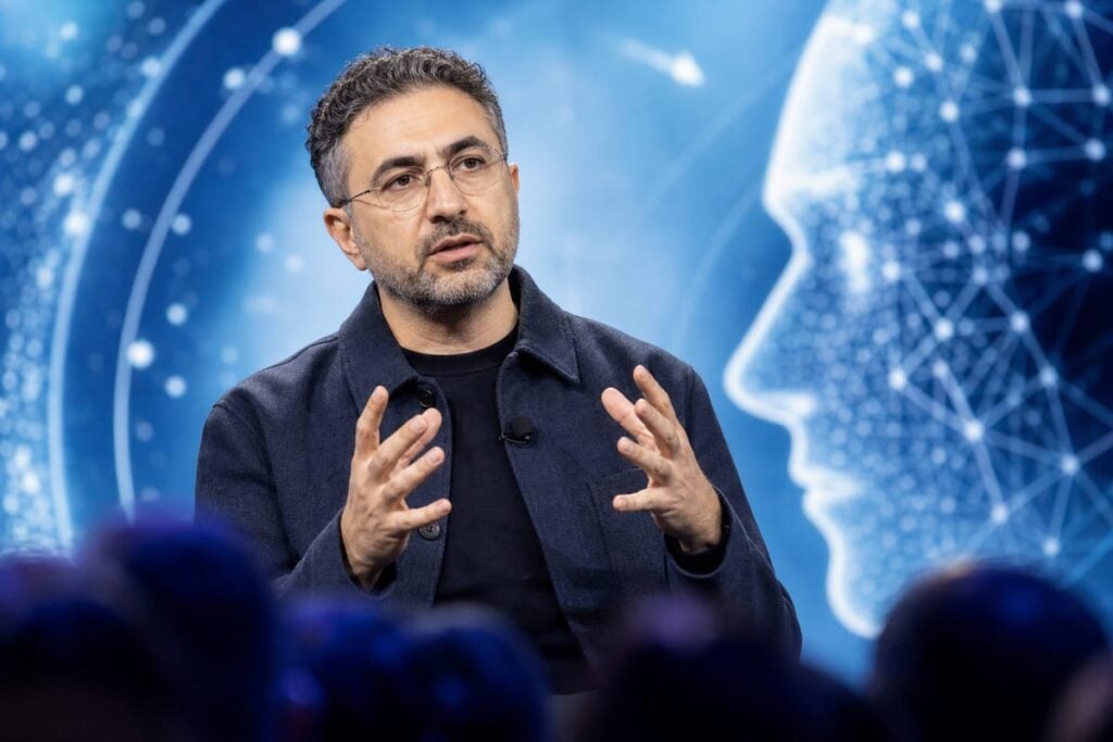 Suleyman affirme battre OpenAI avec un quart du calcul