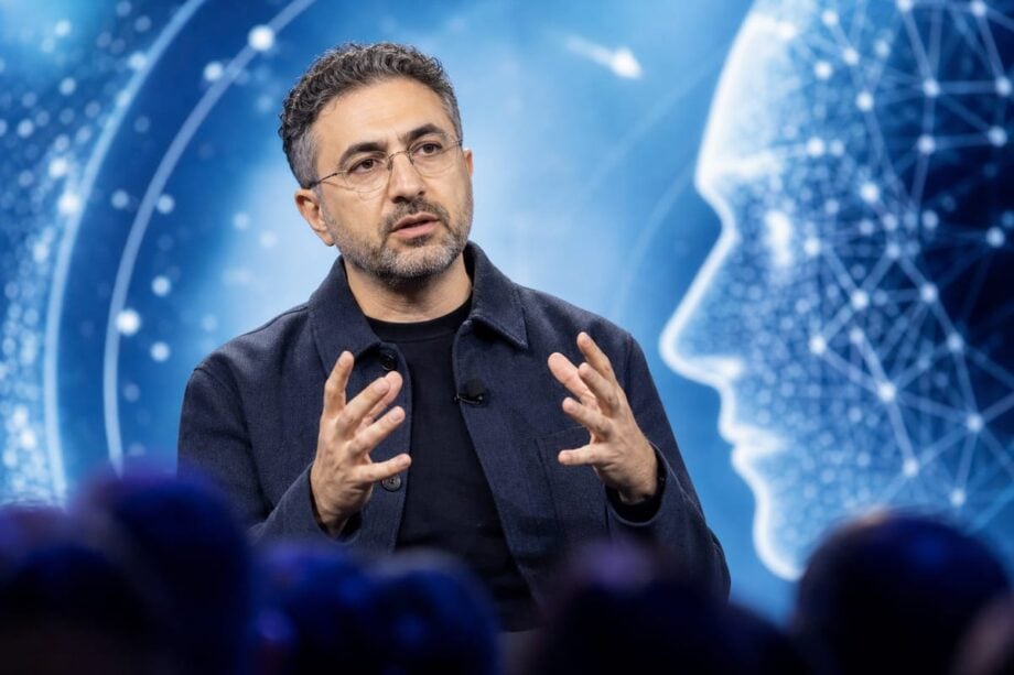 Suleyman affirme battre OpenAI avec un quart du calcul